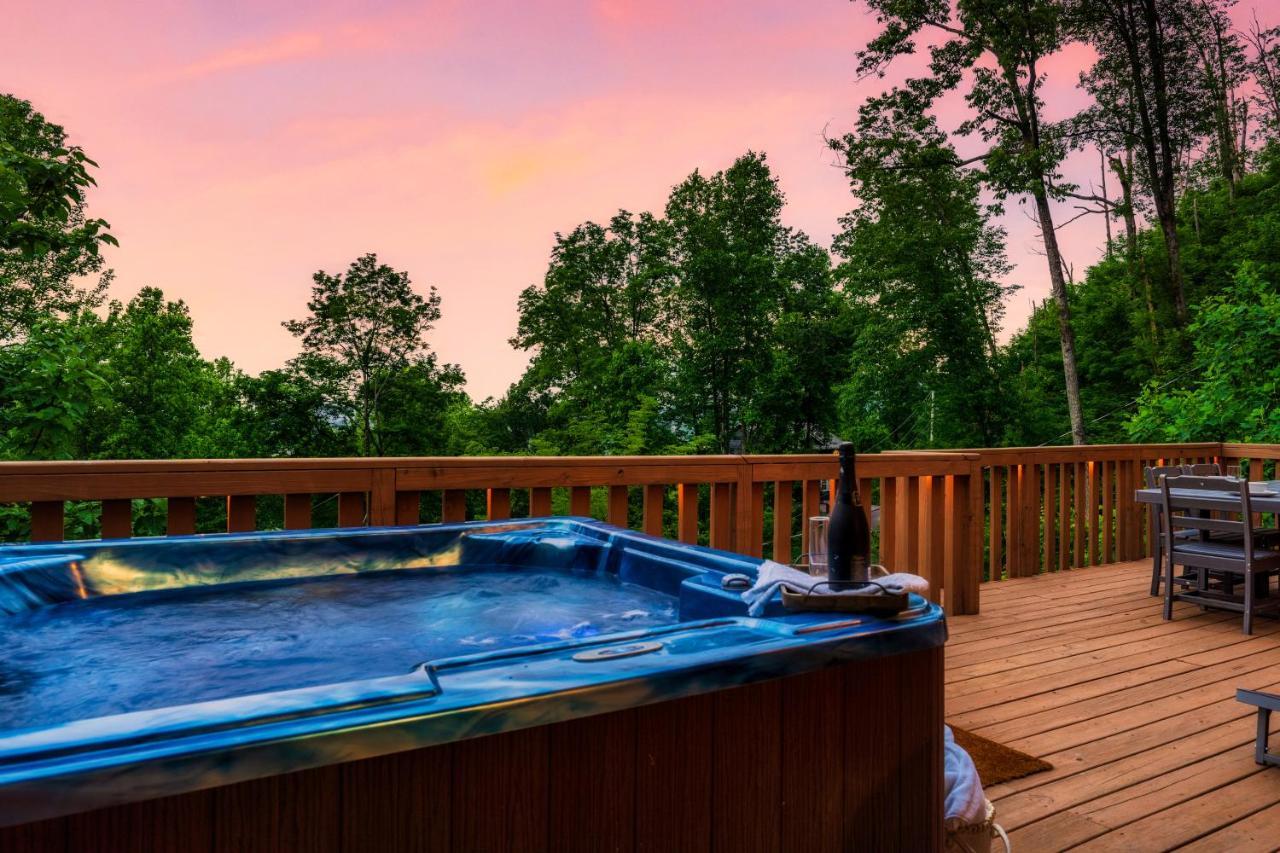 Mountainside - New Luxury Cabin-Fire Table-Hot Tub-3 Pools-Ps5-Bears Gatlinburg Luaran gambar