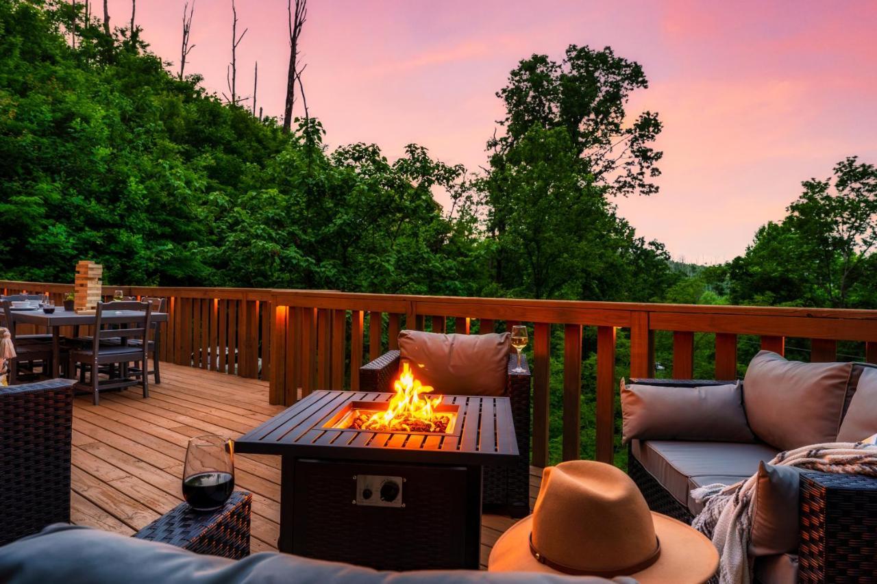 Mountainside - New Luxury Cabin-Fire Table-Hot Tub-3 Pools-Ps5-Bears Gatlinburg Luaran gambar